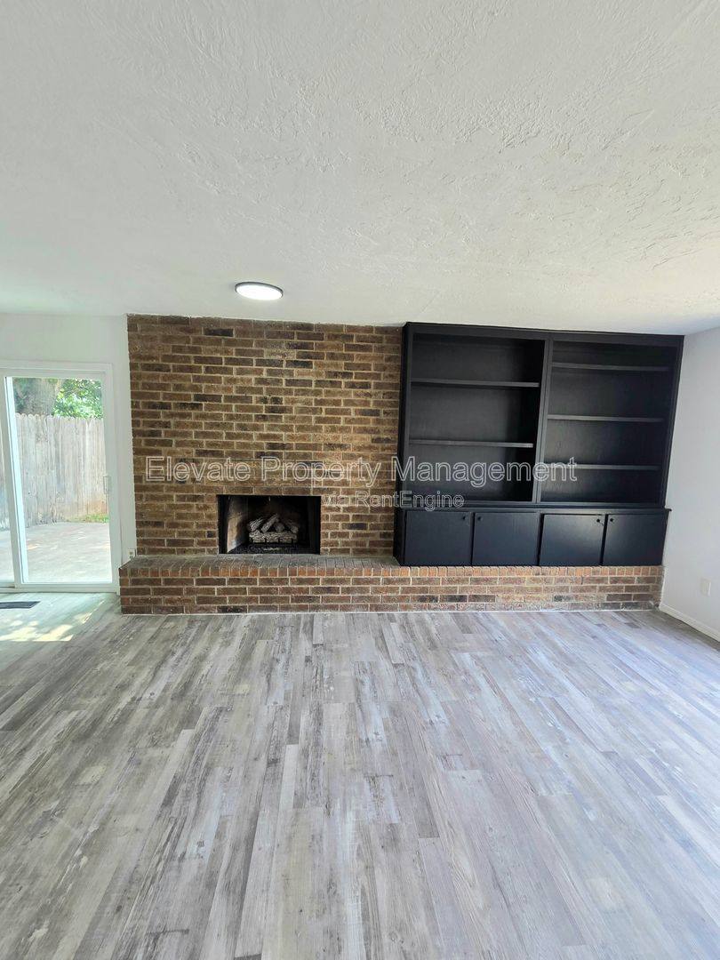 House for rent at 524 Westwood Court, Oklahoma City, OK 73127