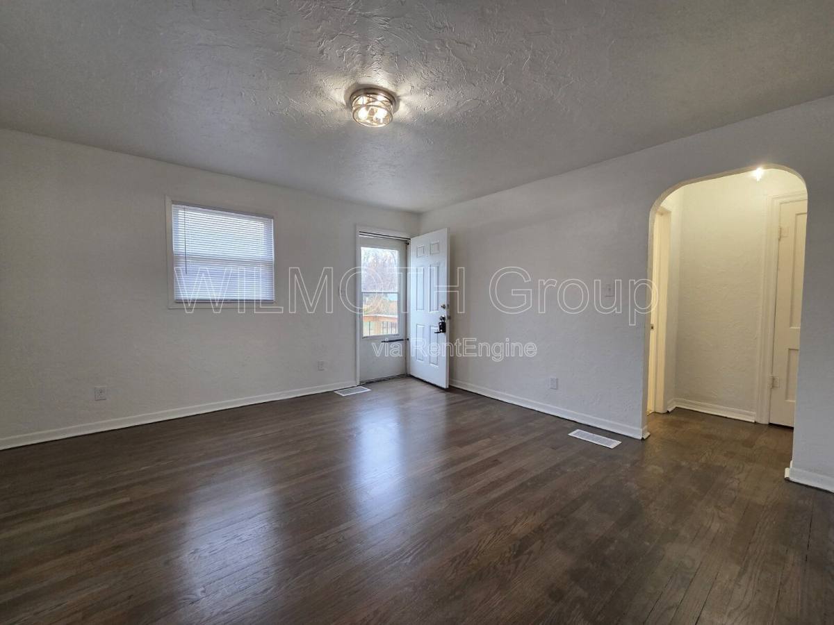 House for rent at 702 W 23rd St, Anderson, IN 46016