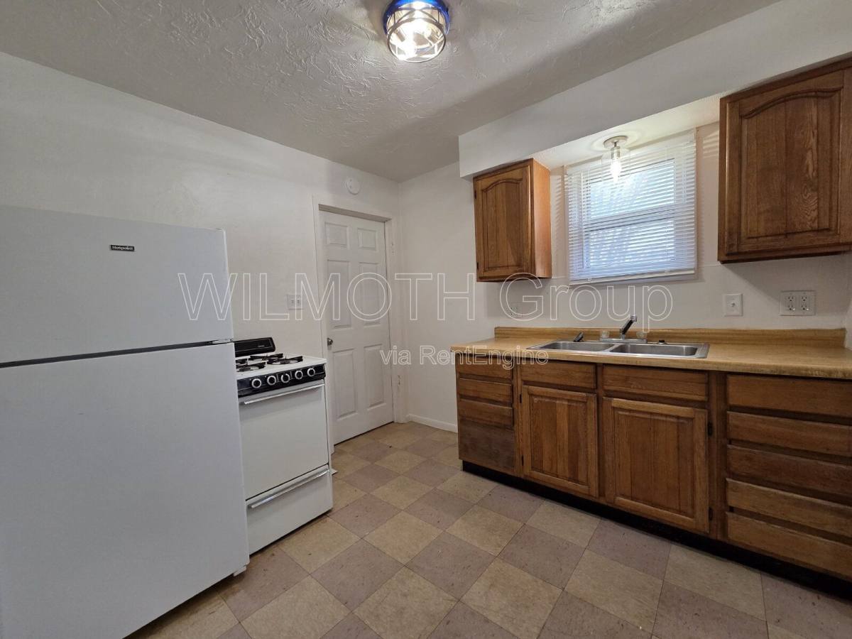 House for rent at 702 W 23rd St, Anderson, IN 46016