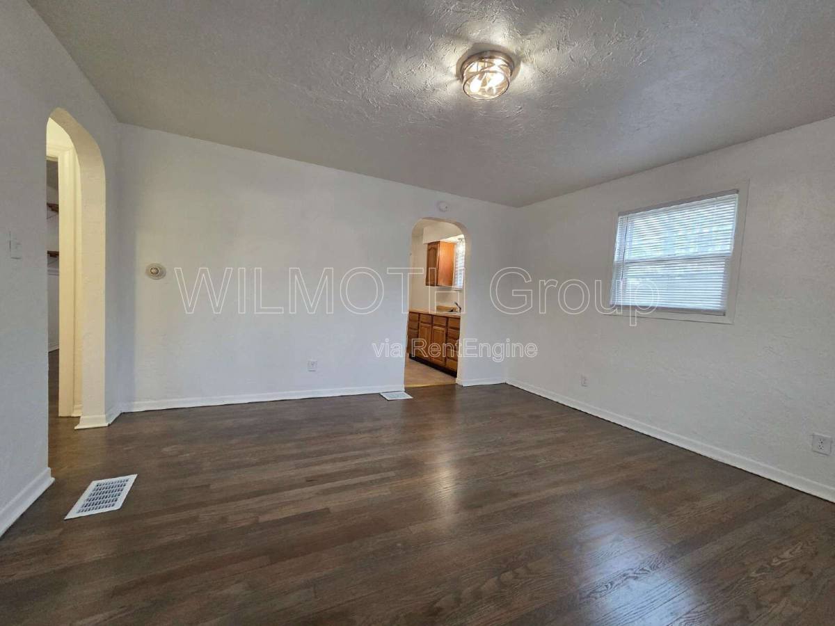 House for rent at 702 W 23rd St, Anderson, IN 46016