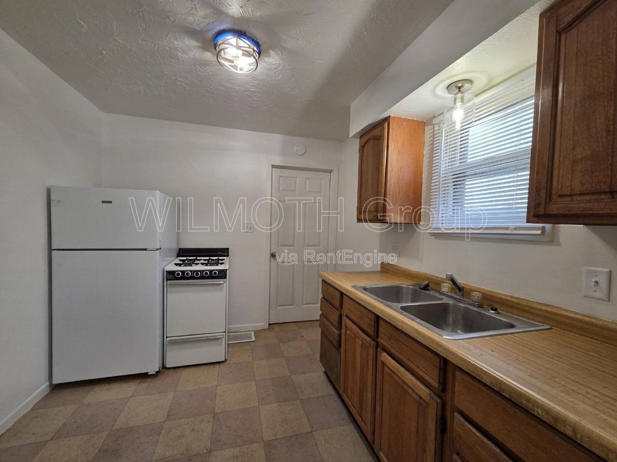 House for rent at 702 W 23rd St, Anderson, IN 46016