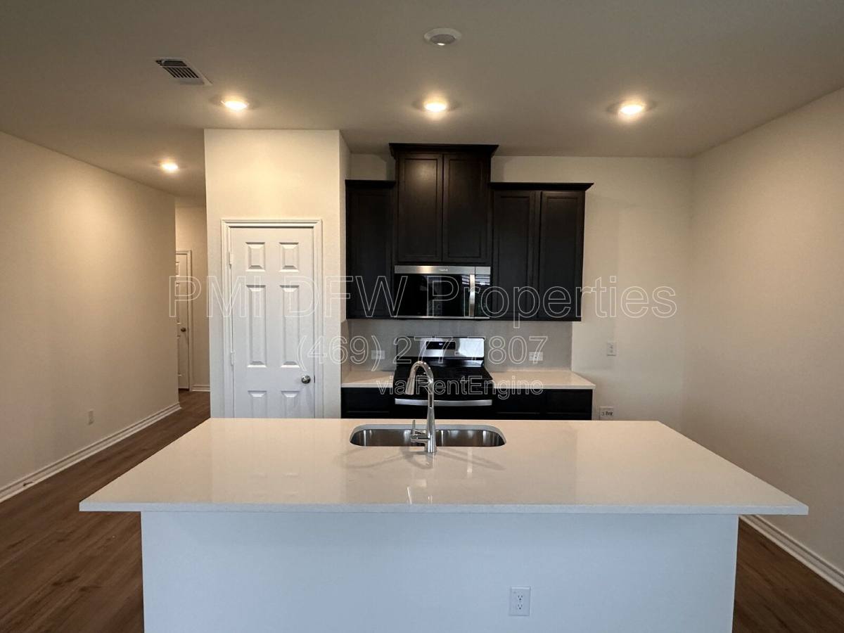 House for rent at 663 Saxony Dr, Princeton, TX 75407