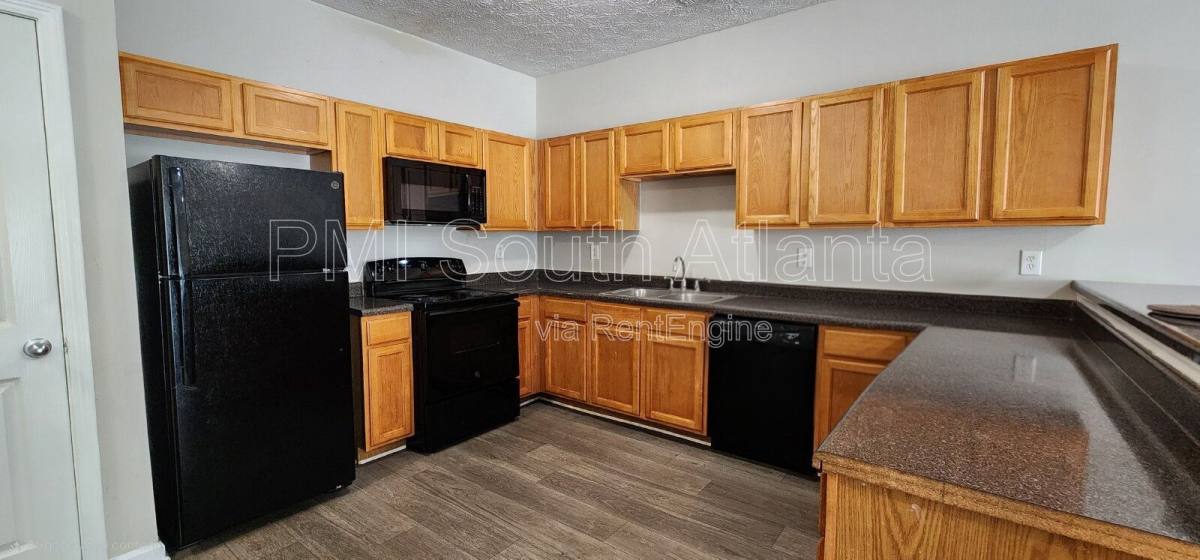 Townhouse for rent at 1749 Carrington Dr, Griffin, GA 30223