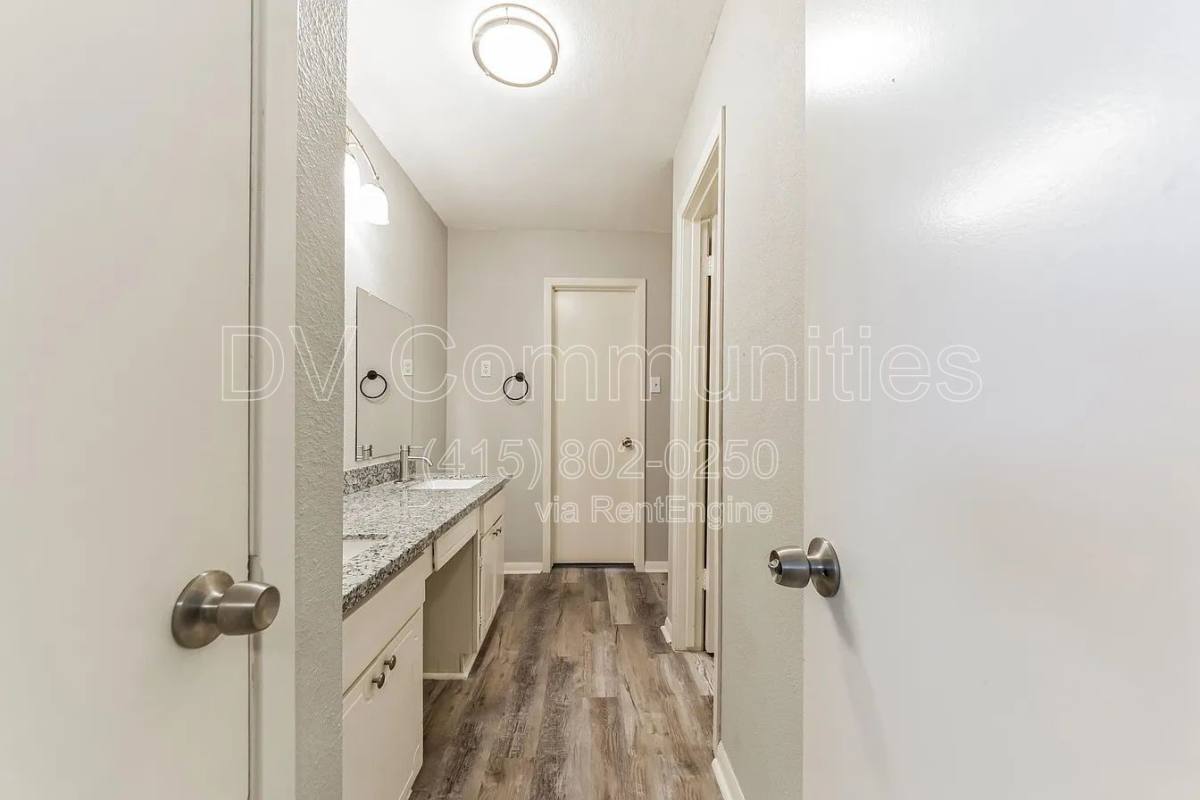 House for rent at 700 Meadowglen Dr, Baytown, TX 77521
