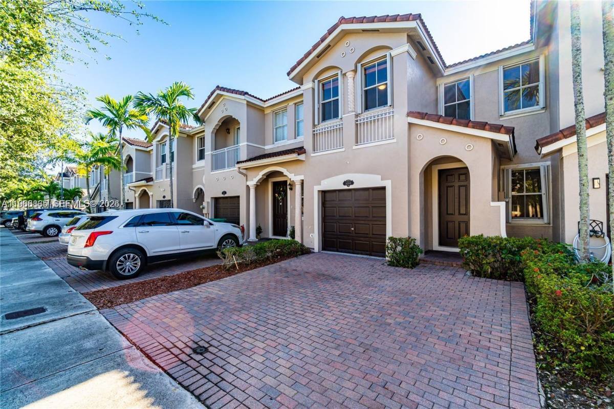 Townhouse for rent at 14968 SW 23rd Way, Miami, FL 33185