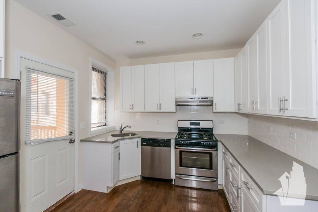 Apartment for rent at 1819 W Leland Ave #2, Chicago, IL 60640