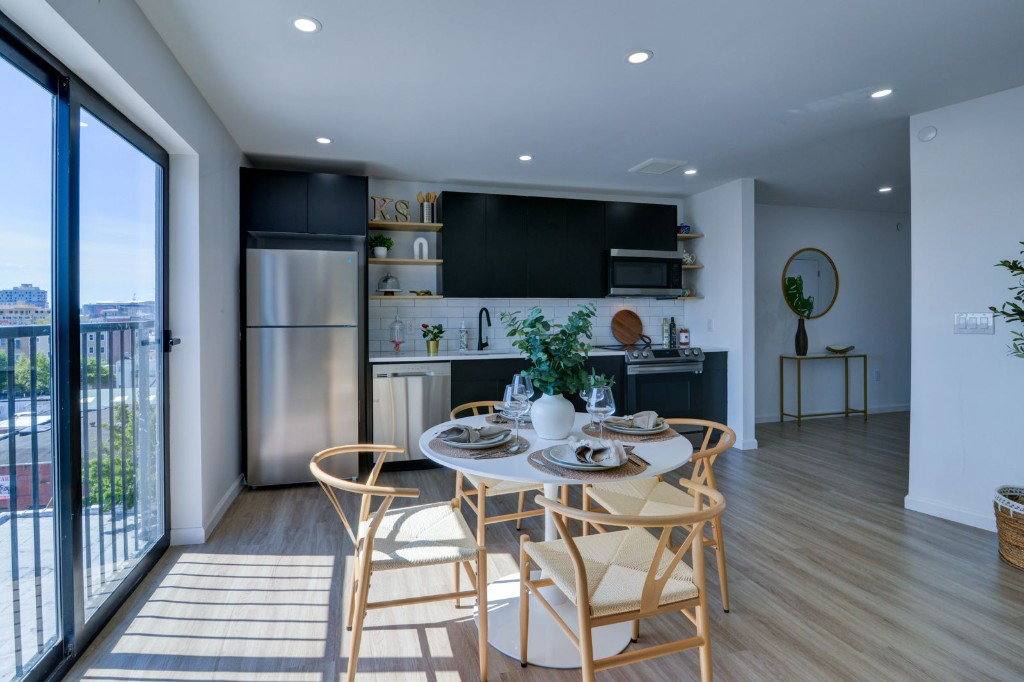 Apartment for rent at 556 Market St #4C, Newark, NJ 07105