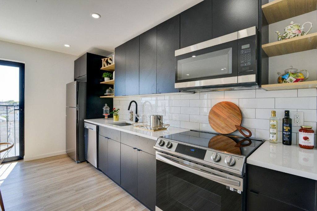 Apartment for rent at 556 Market St #4C, Newark, NJ 07105