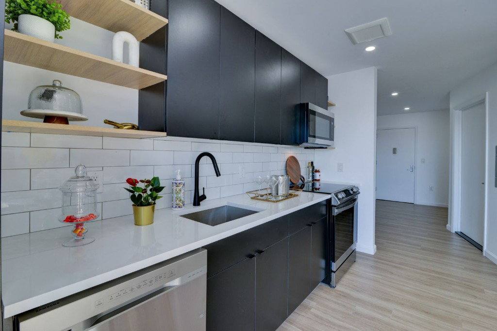 Apartment for rent at 556 Market St #4C, Newark, NJ 07105