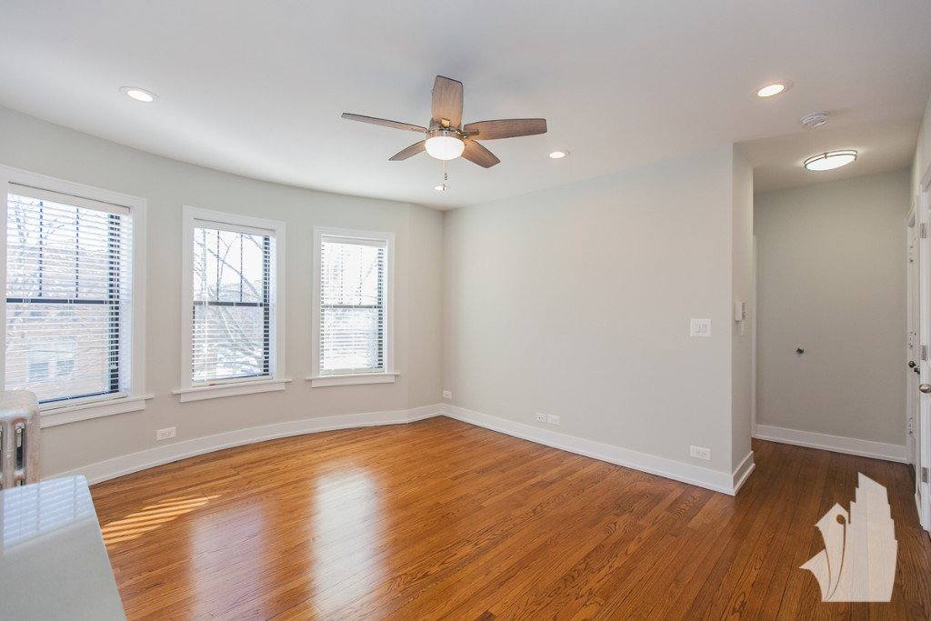 Apartment for rent at 1940 W Wilson Ave #2AA, Chicago, IL 60640