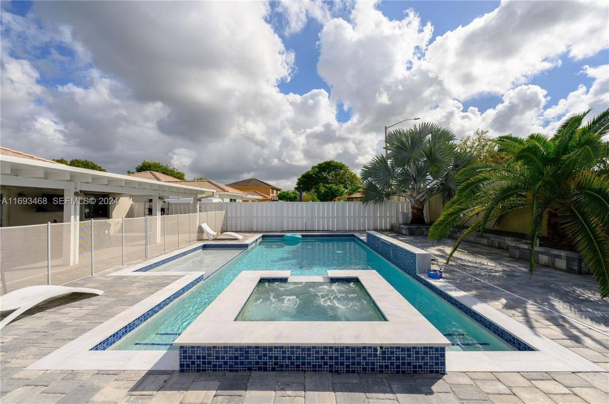 House for rent at 11380 SW 21st St, Hollywood, FL 33025