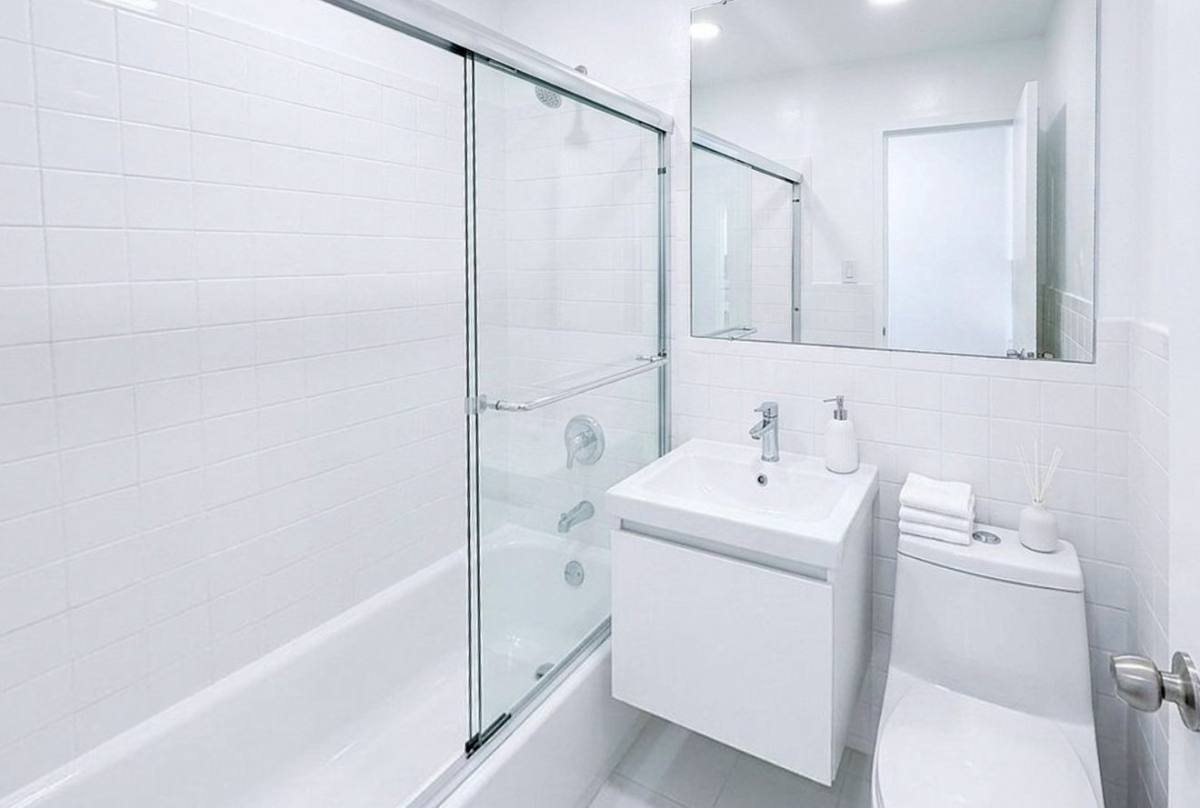 Apartment for rent at 200 E 71st St #7AA, New York, NY 10021
