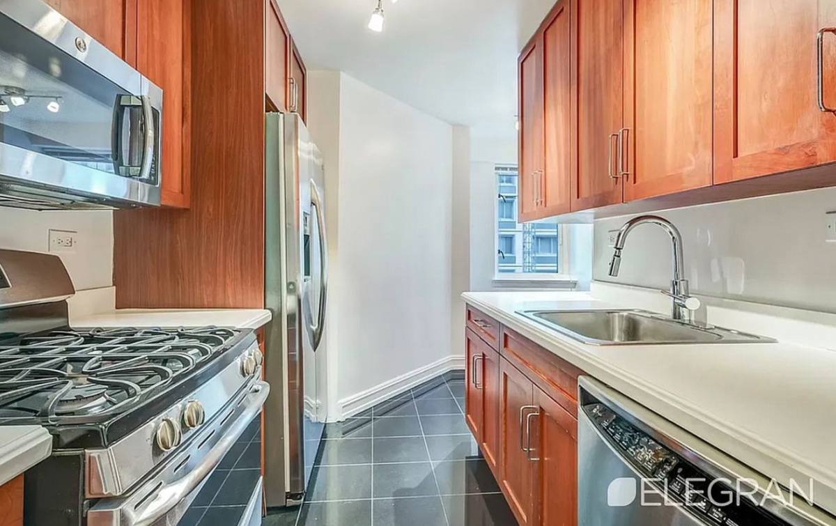 Apartment for rent at 200 E 71st St #7AA, New York, NY 10021