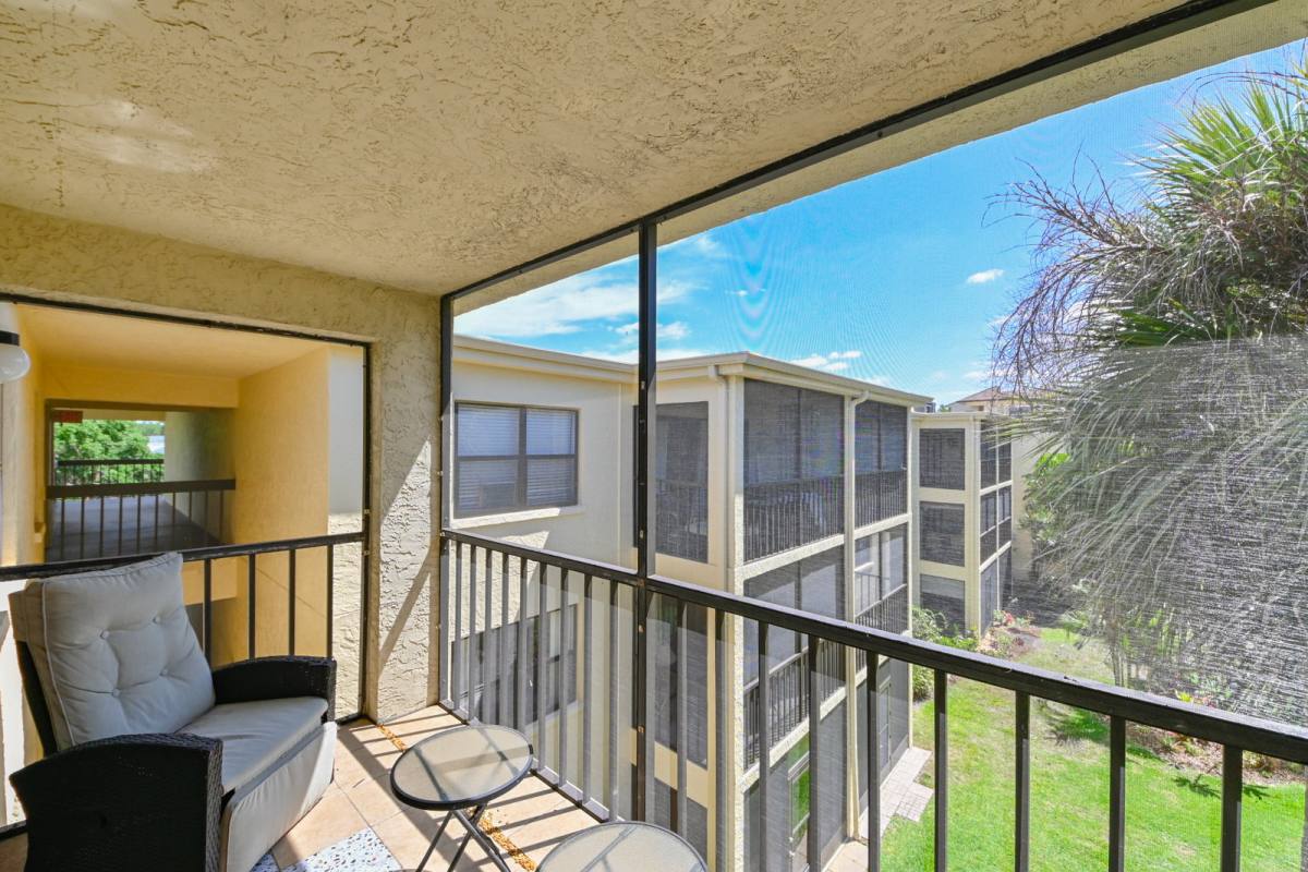 Apartment for rent at 425 30th Ave W #C308, Bradenton, FL 34205