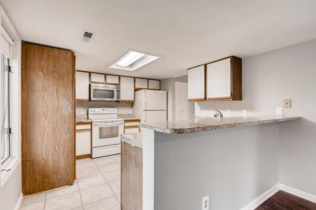 Apartment for rent at 6425 S Dayton St #107, Englewood, CO 80111