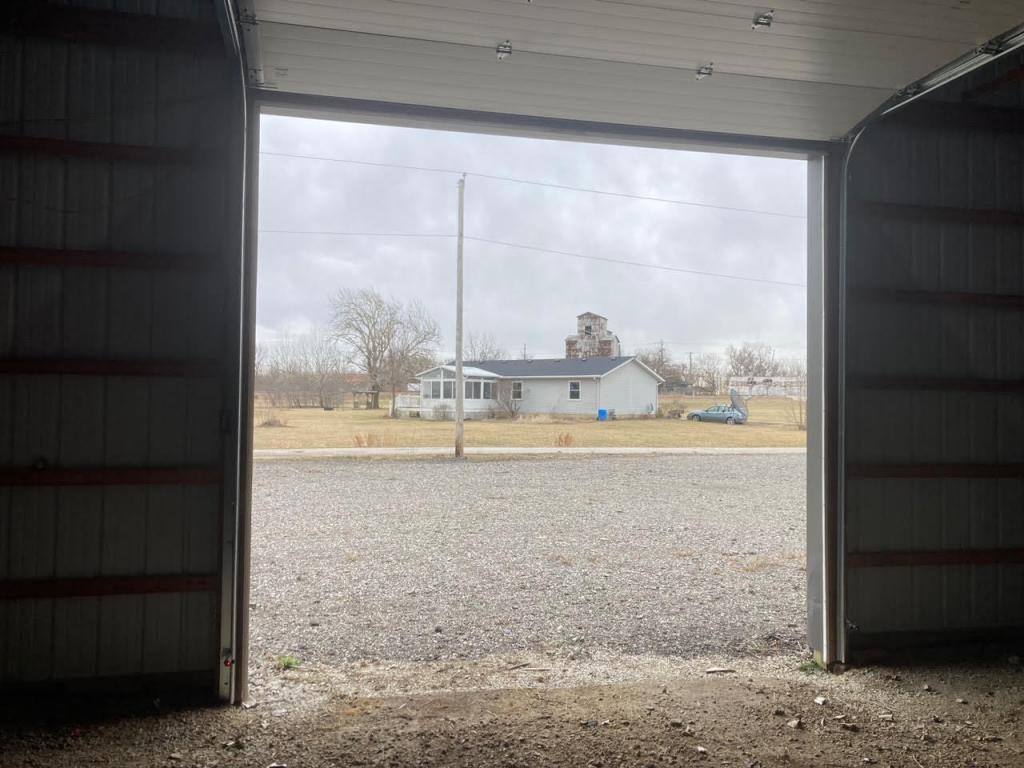 House for rent at 18055 E 2160 N Rd, Pontiac, IL 61764