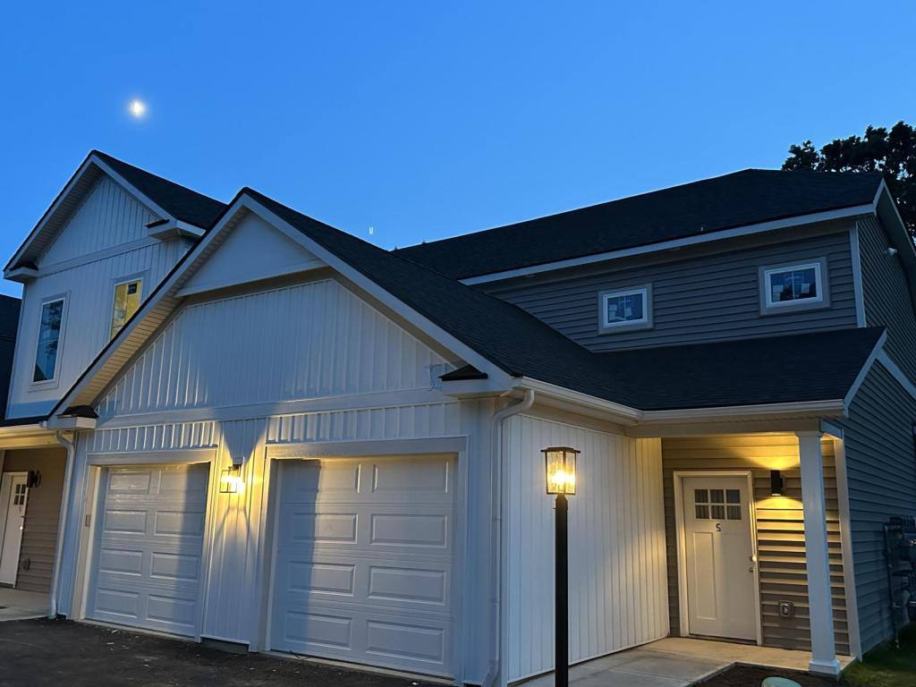 Townhouse for rent at 2370 Curry Rd #101, Schenectady, NY 12303
