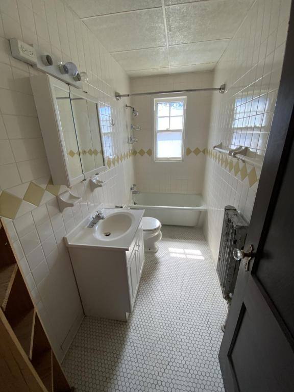 Apartment for rent at 136 Glen Ave #101, Schenectady, NY 12302