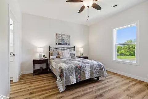 Townhouse for rent at 602 W Monroe St, Mount Pleasant, IA 52641