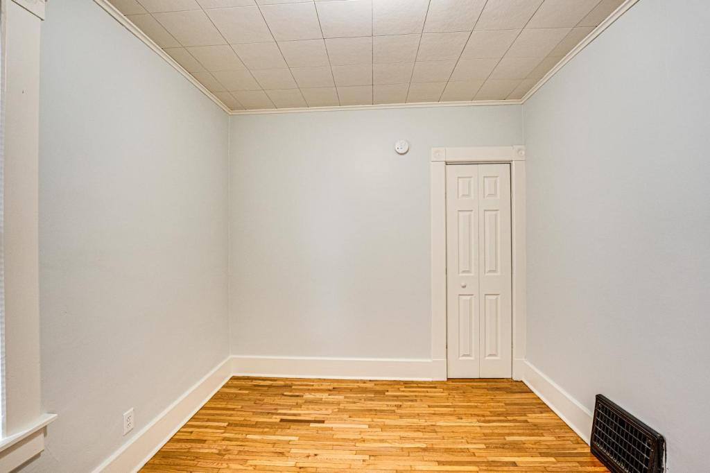 Apartment for rent at 714 Sexton, Aurora, IL 60505
