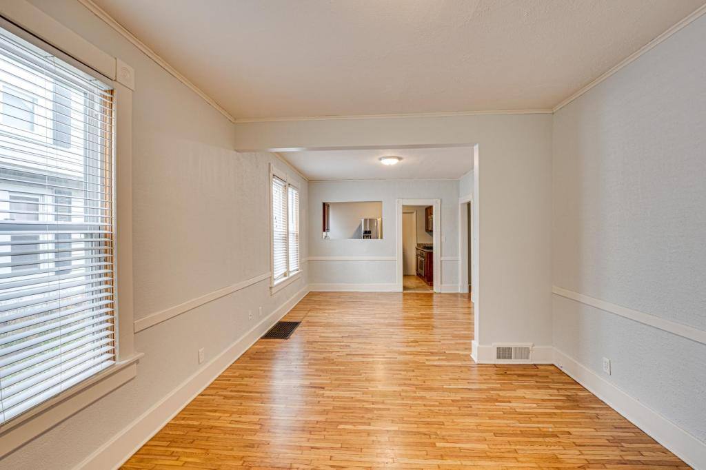 Apartment for rent at 714 Sexton, Aurora, IL 60505