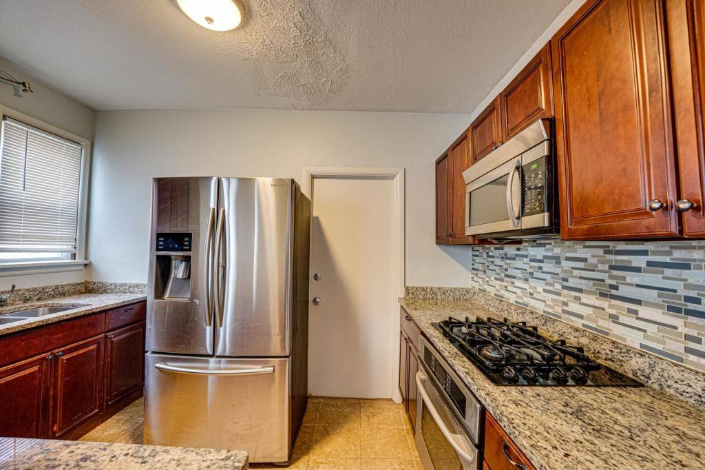 Apartment for rent at 714 Sexton, Aurora, IL 60505