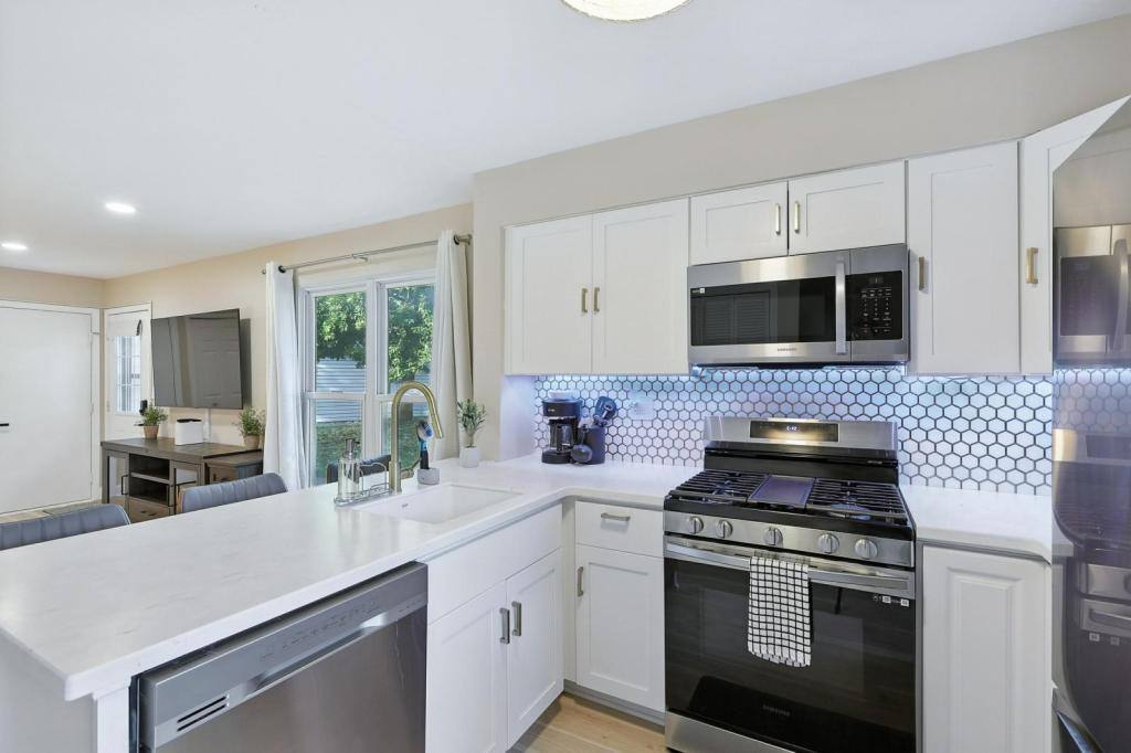 Townhouse for rent at 2621 Wingate Court, Aurora, IL 60502