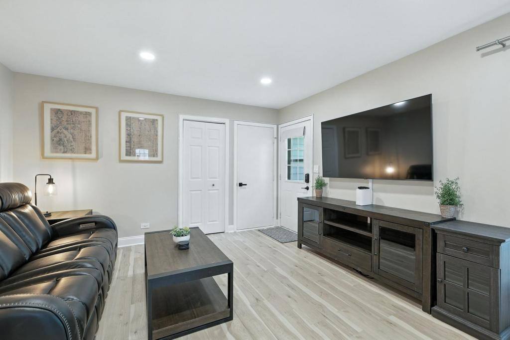 Townhouse for rent at 2621 Wingate Court, Aurora, IL 60502