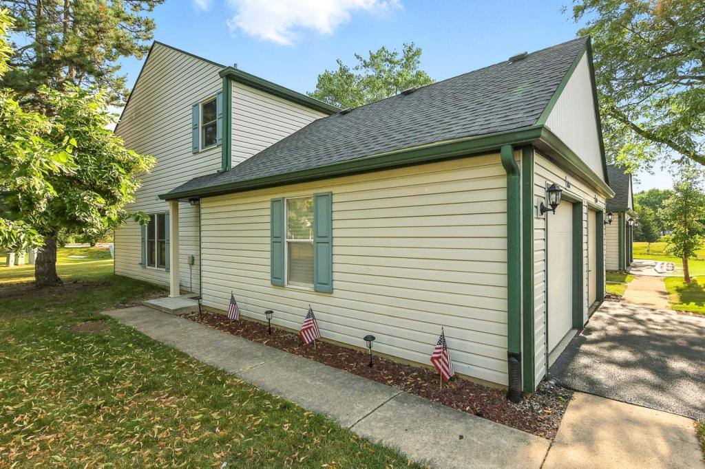 Townhouse for rent at 2621 Wingate Court, Aurora, IL 60502
