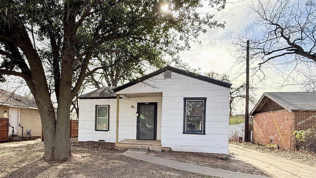 House for rent at 2215 Roberts Ave, Wichita Falls, TX 76301