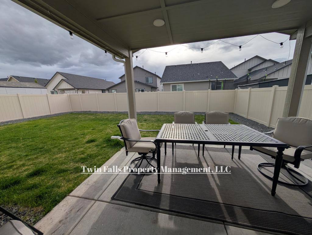 House for rent at 1574 Kenyon Rd, Twin Falls, ID 83301