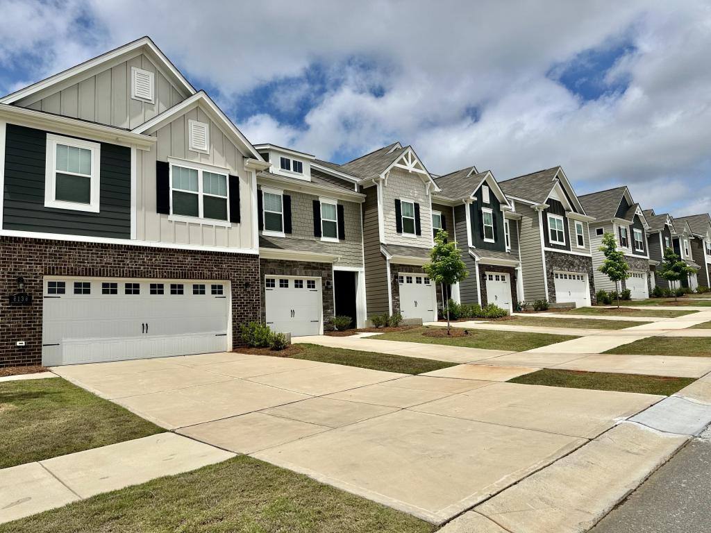 Townhouse for rent at 8116 Ramsburg Dr, Charlotte, NC 28269