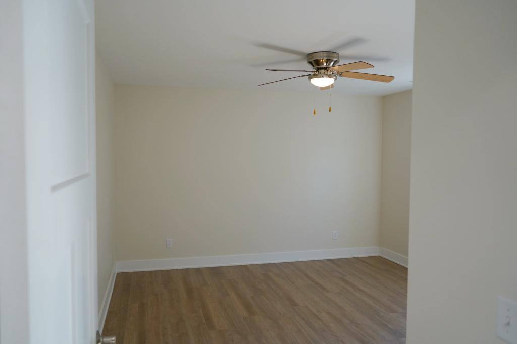Townhouse for rent at 1103 Emerald Cove Dr, Clear Lake, IA 50428