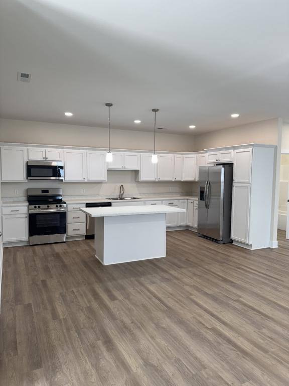 Townhouse for rent at 1108 Emerald Cove Dr, Clear Lake, IA 50428