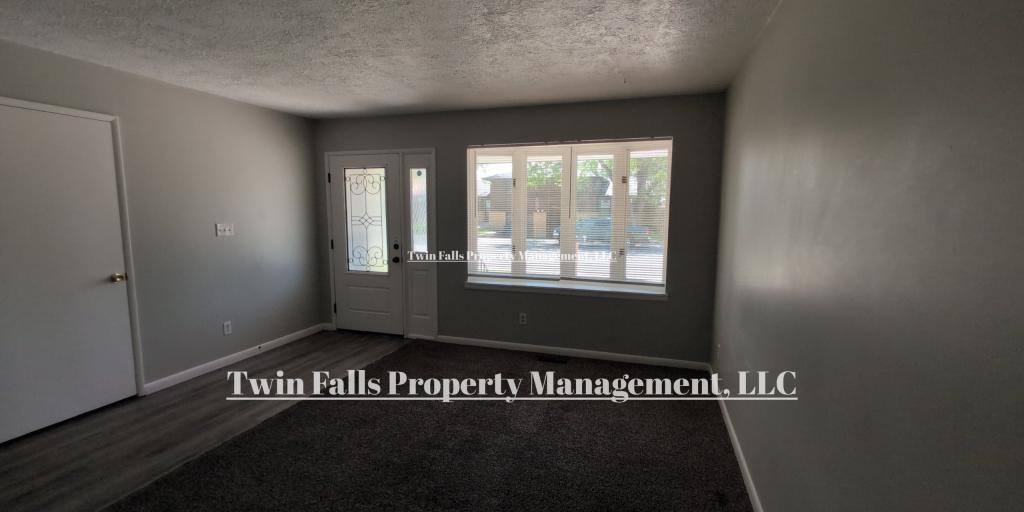 Townhouse for rent at 256 Crestview Dr, Twin Falls, ID 83301