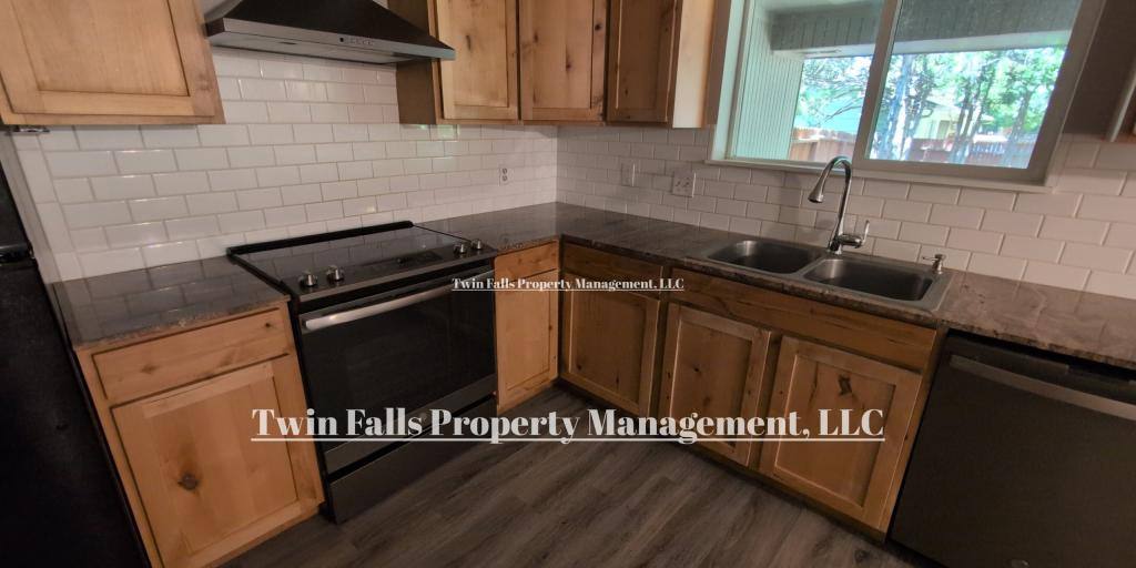 Townhouse for rent at 256 Crestview Dr, Twin Falls, ID 83301