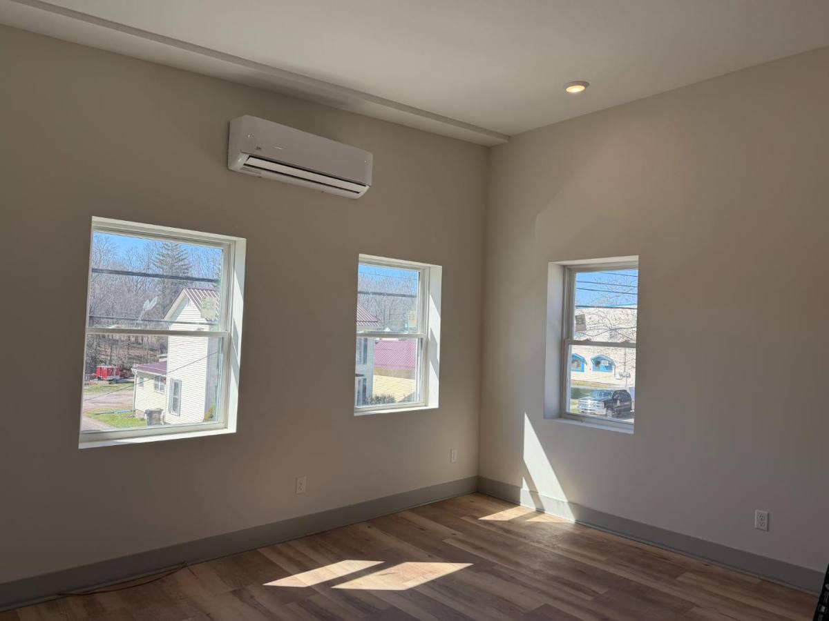 Apartment for rent at 14 W Main St, Alexandria, OH 43001