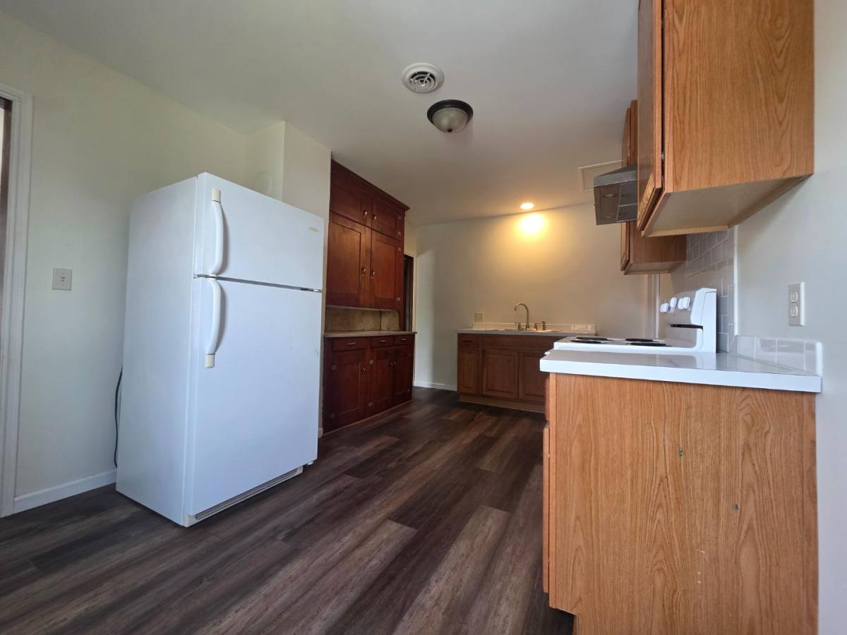 Apartment for rent at 152 8th St NW 1 2, Barberton, OH 44203