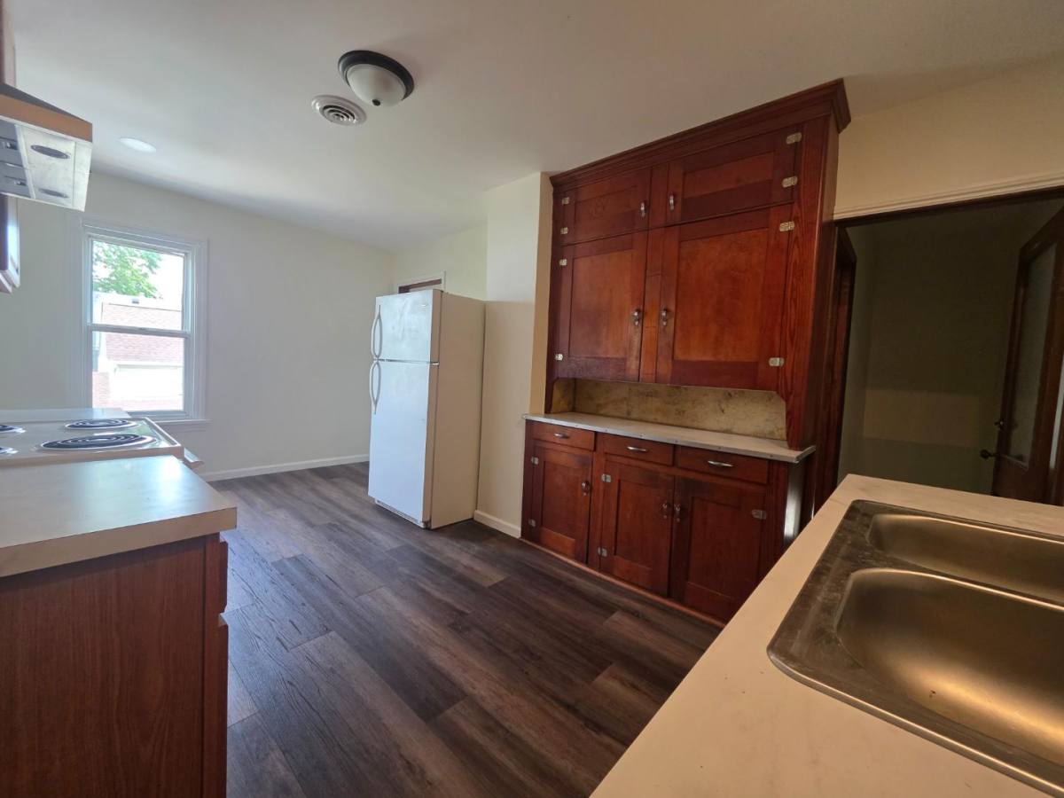 Apartment for rent at 152 8th St NW 1 2, Barberton, OH 44203