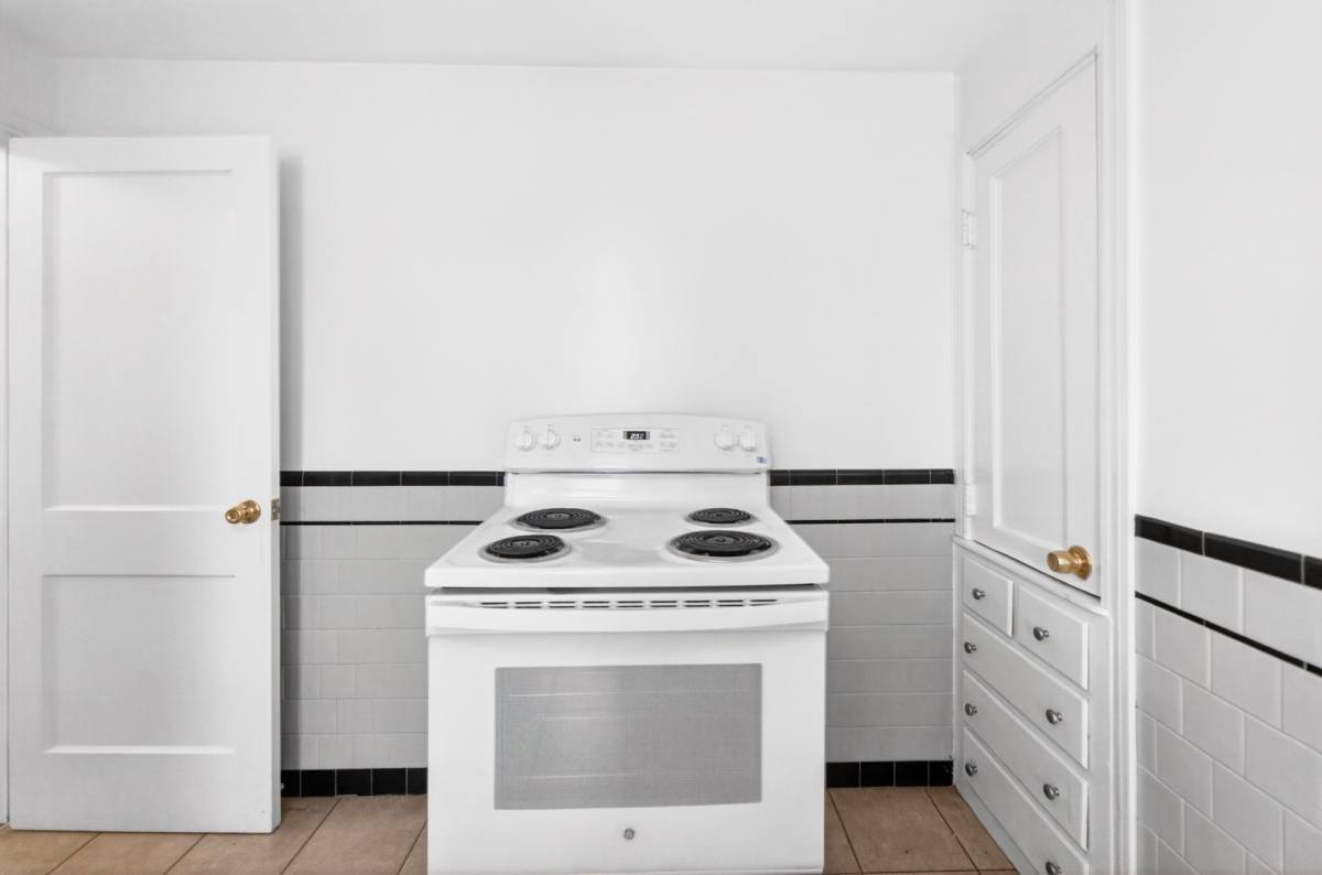 Apartment for rent at 180 Aqueduct Rd #SECOND Floor, Cranston, RI 02910