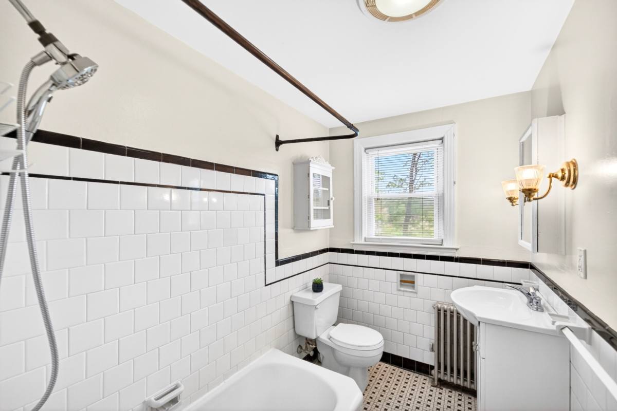Apartment for rent at 180 Aqueduct Rd #SECOND Floor, Cranston, RI 02910