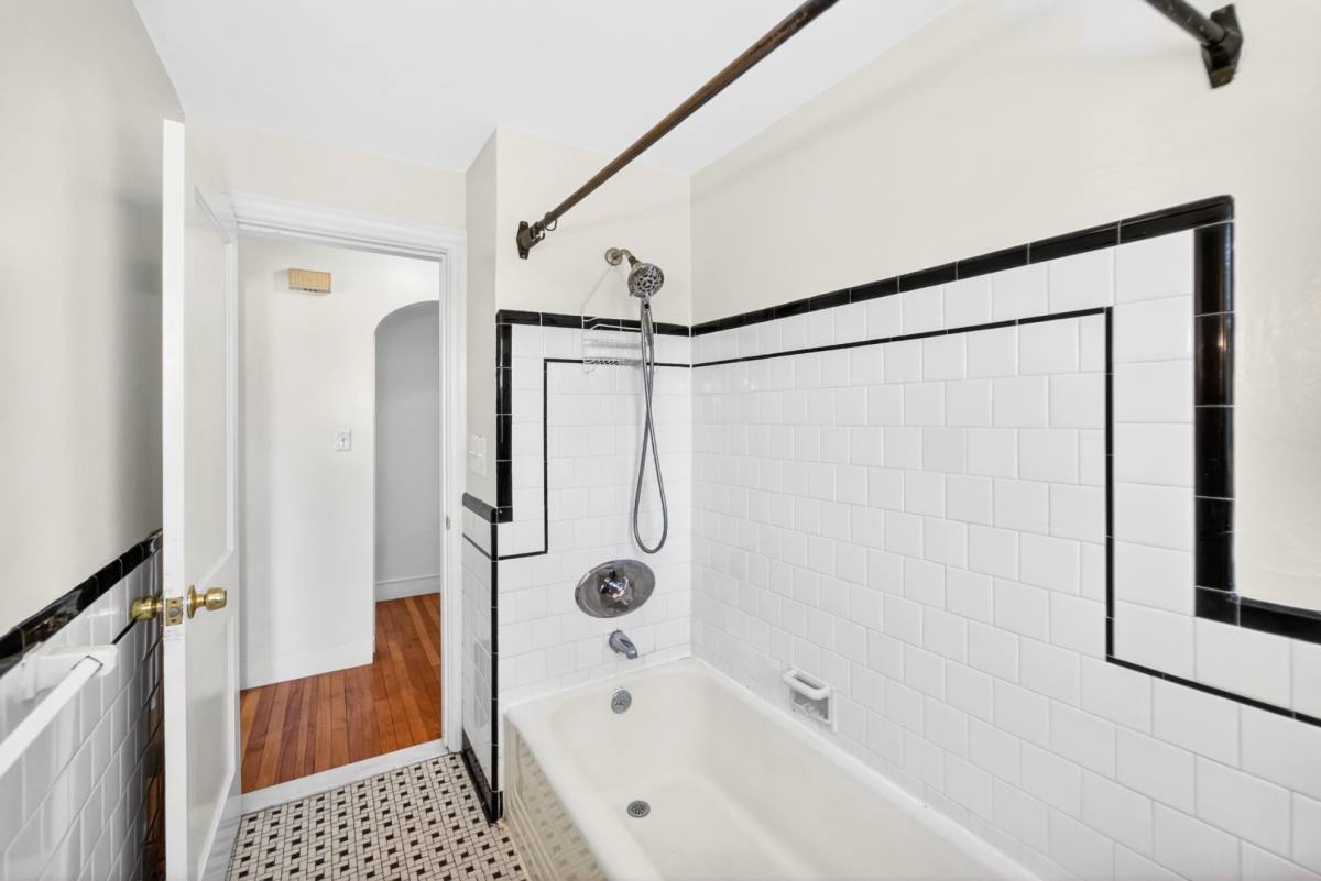 Apartment for rent at 180 Aqueduct Rd #SECOND Floor, Cranston, RI 02910