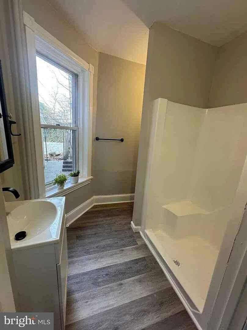 Townhouse for rent at 517 Delamore Place, Wilmington, DE 19805
