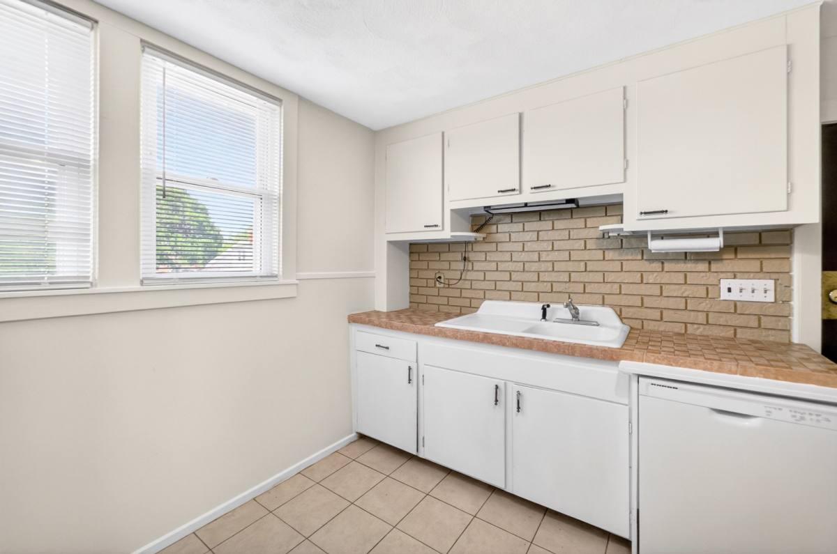 Apartment for rent at 565 Academy Ave #THIRD Floor, Providence, RI 02908
