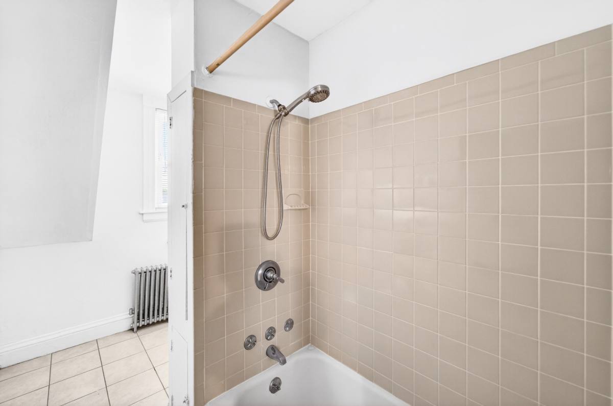 Apartment for rent at 565 Academy Ave #THIRD Floor, Providence, RI 02908