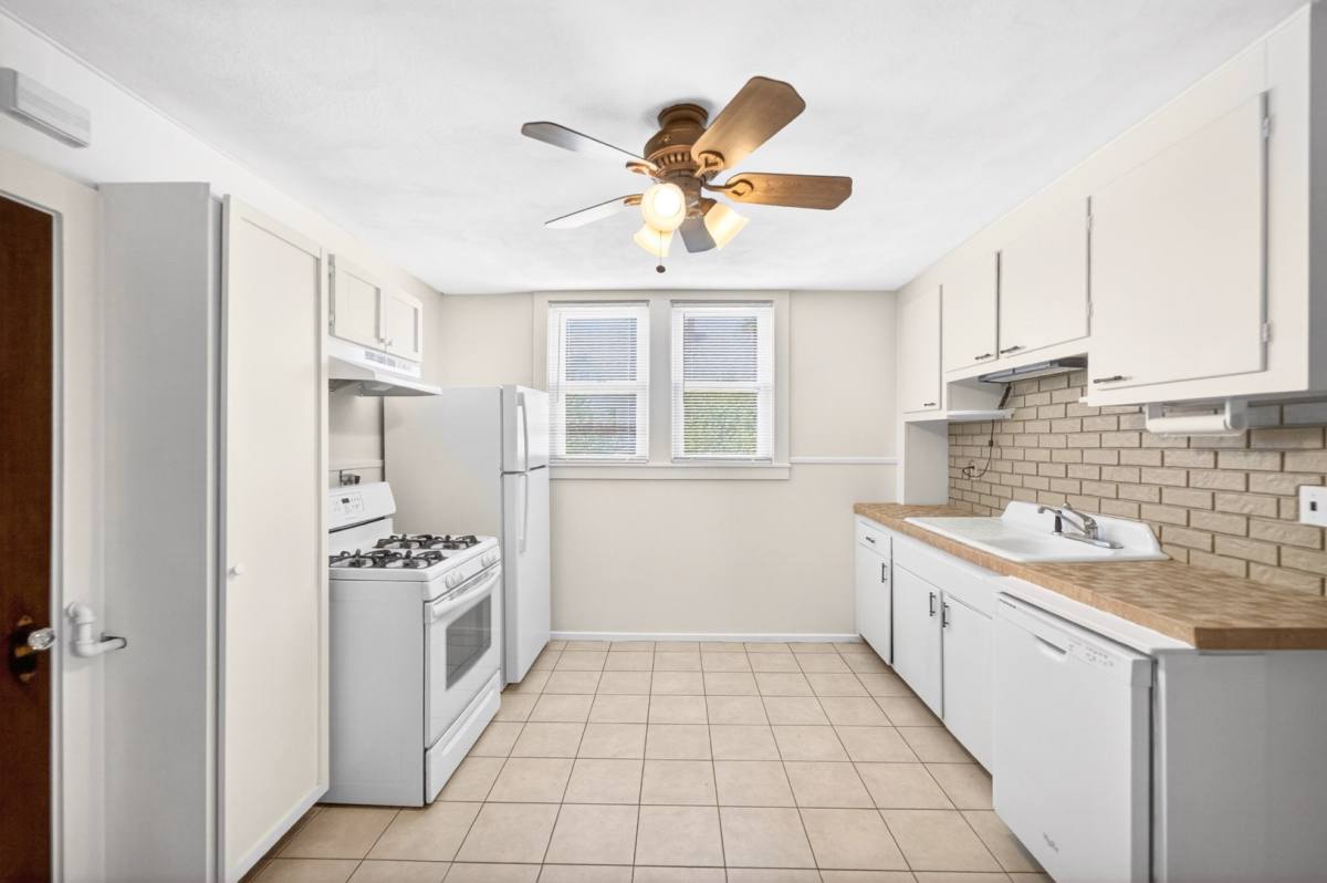 Apartment for rent at 565 Academy Ave #THIRD Floor, Providence, RI 02908