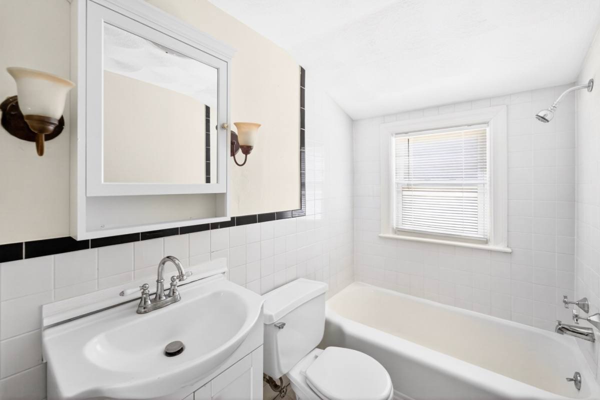 Apartment for rent at 91 Wabun Ave #THIRD Floor, Providence, RI 02908