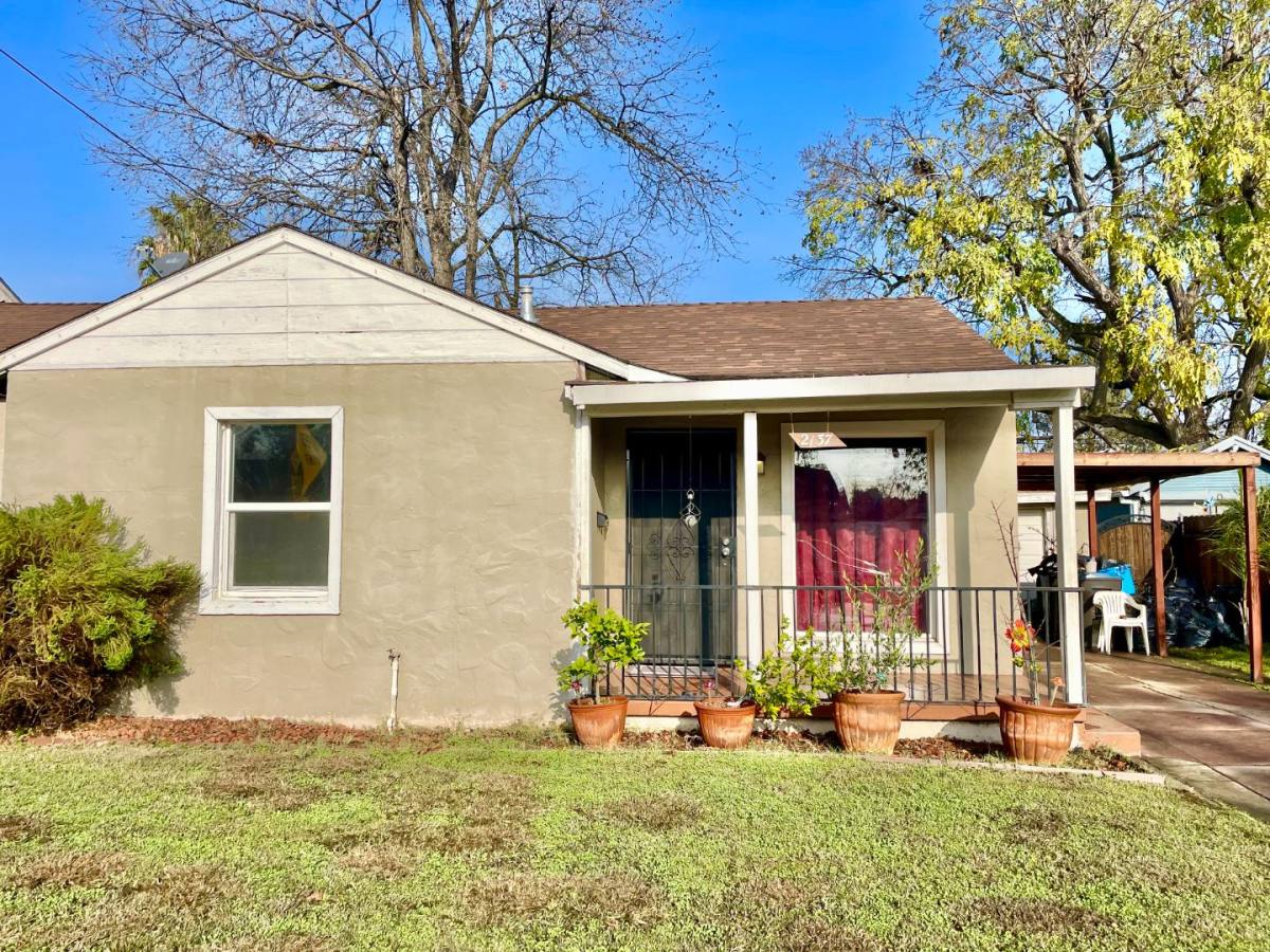 House for rent at 2137 Raymond Ave, Stockton, CA 95203