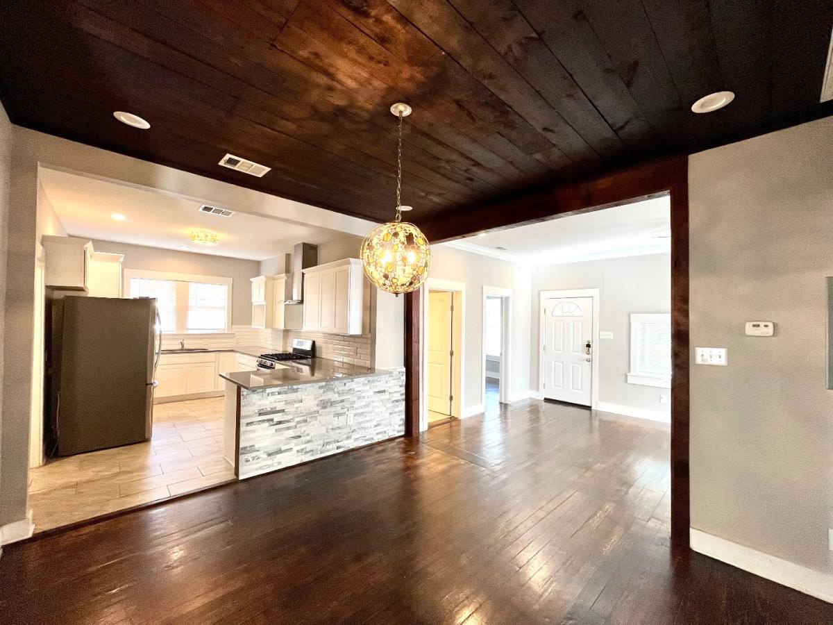House for rent at 1013 N Palmetto Ave, San Antonio, TX 78202