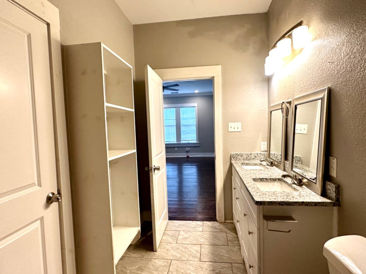 House for rent at 1013 N Palmetto Ave, San Antonio, TX 78202
